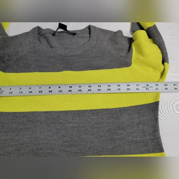 French Connection Womens Size Large Lime Green And Gray Colorblock Sweater - Picture 7 of 9